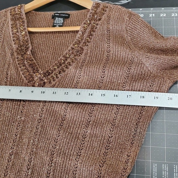 Y2K New York & Company Brown V-neck Stretchy Light Sweater Beads Sequins XL - Picture 7 of 7